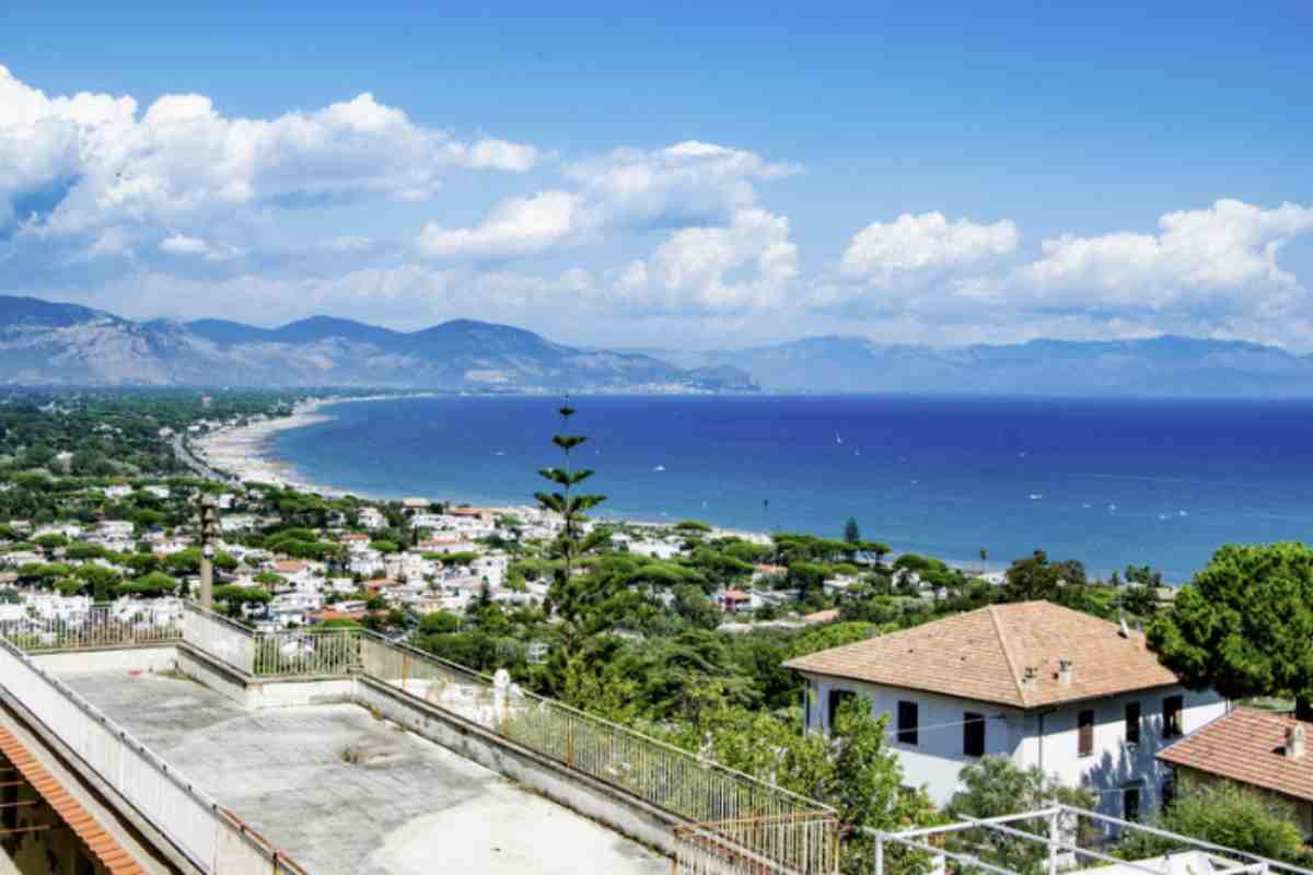 Il Parco Nazionale del Circeo, istituito nel 1934, è un’area naturale protetta di eccezionale valore ambientale e culturale.