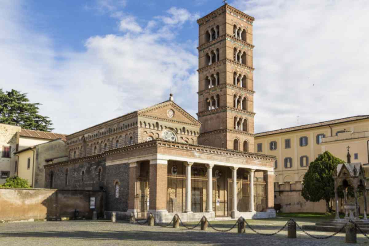Tra le attrazioni principali spicca senza dubbio l’Abbazia di Santa Maria di Grottaferrata, fondata nel 1004 da San Nilo da Rossano.