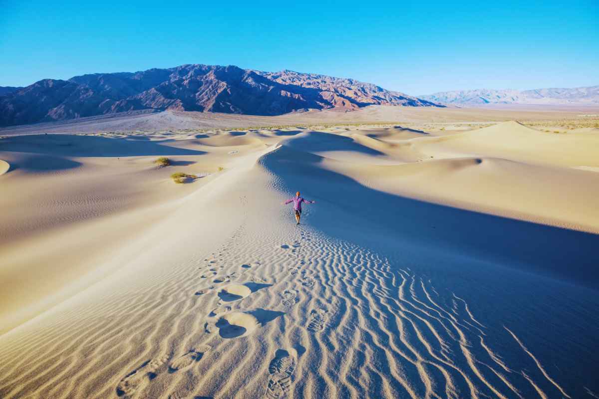 la sabbia “canta”: questo luogo magico attira migliaia di turisti ogni anno