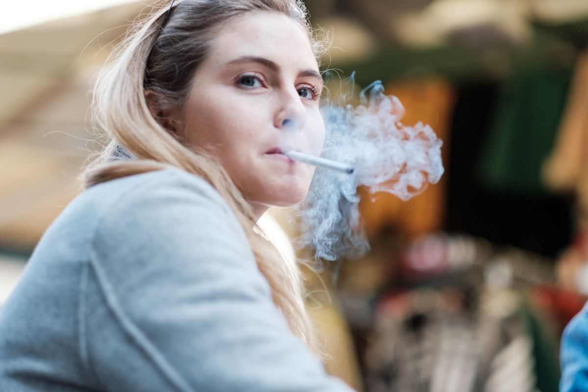 fumo giovanile: gli adolescenti rischiano di più ansia e depressione salute mentale