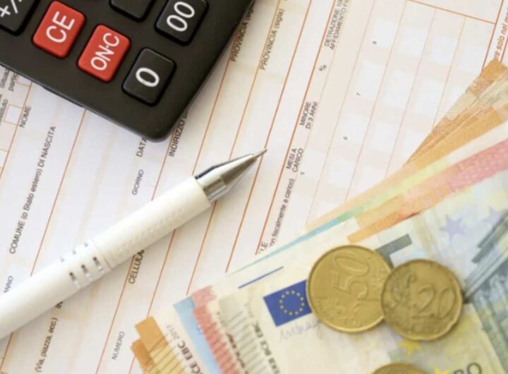 La prescrizione non opera automaticamente: è necessario che il debitore attivi un procedimento formale per far valere questo diritto.