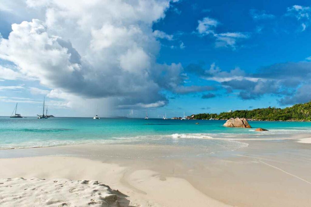 spiaggia libera lazio: è bellissima ma nessuno la conosce