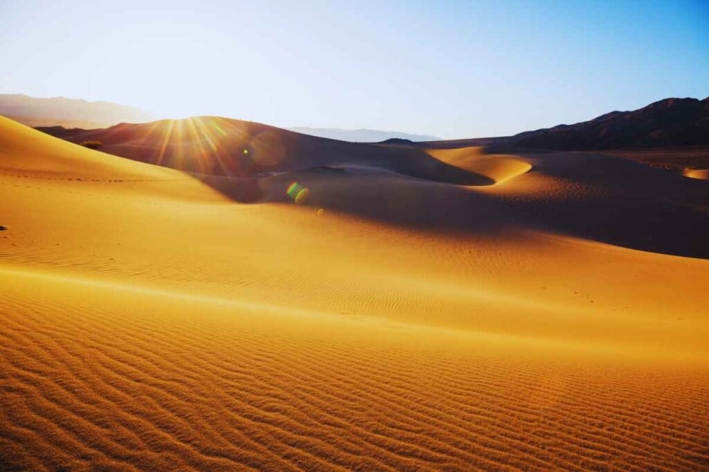 la sabbia “canta”: questo luogo magico attira migliaia di turisti ogni anno