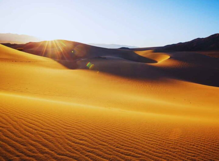 la sabbia “canta”: questo luogo magico attira migliaia di turisti ogni anno