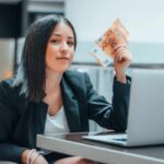 Pensi di non saperlo usare, ma con questo sito guadagni 100 euro al giorno